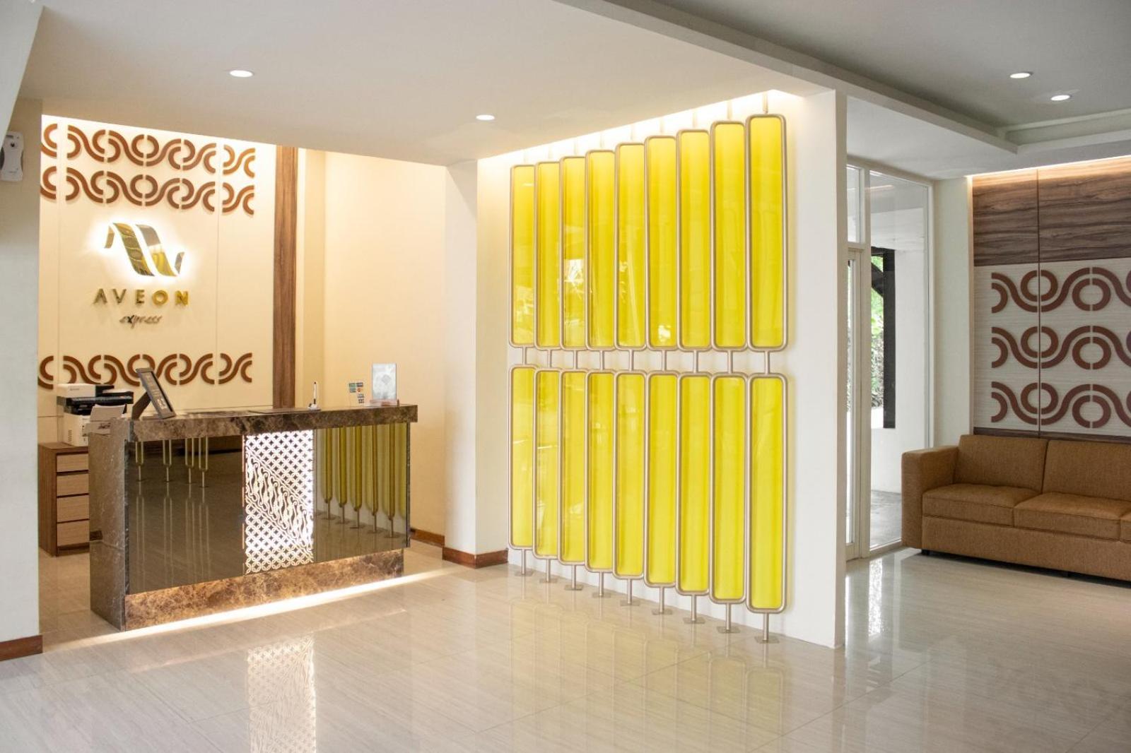 Aveon Express Hotel By Daphna International Джокьякарта Экстерьер фото