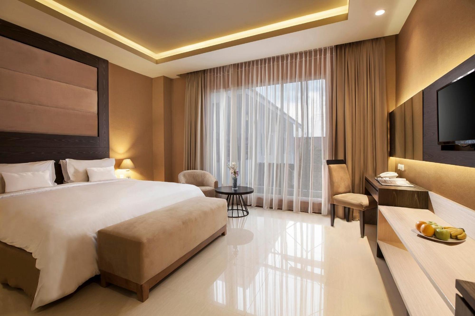Aveon Express Hotel By Daphna International Джокьякарта Экстерьер фото