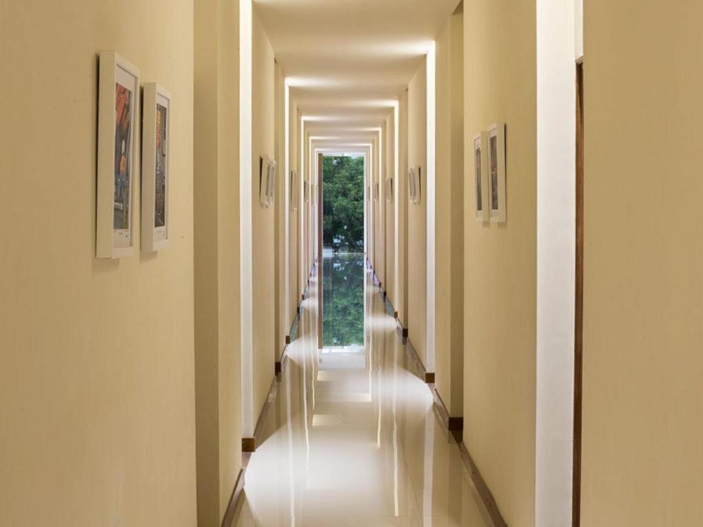 Aveon Express Hotel By Daphna International Джокьякарта Экстерьер фото